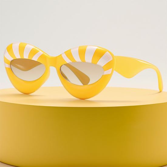 Load image into Gallery viewer, Stripe Buttefly Lips - Sunglasses | Eyewear | PARADIS SVP
