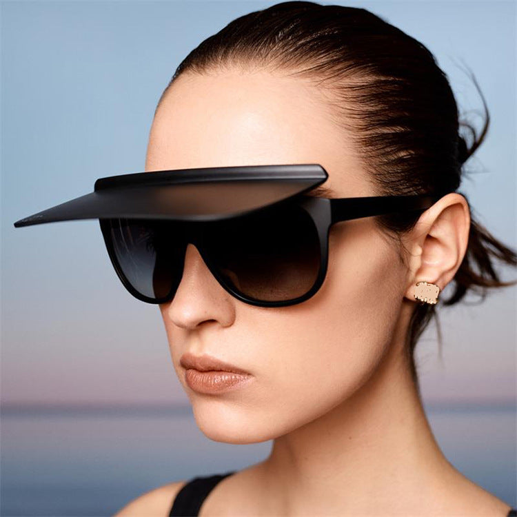 Load image into Gallery viewer, Flip-up Hat Sunglasses | Eyewear | PARADIS SVP
